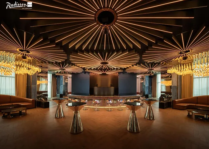 Khách sạn Radisson Blu Bay