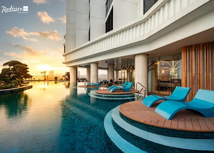 Radisson Blu Bay Khách sạn 5*