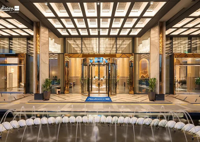 Khách sạn Radisson Blu Bay 5*