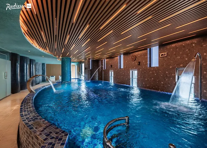 Radisson Blu Bay 5* Hạ Long