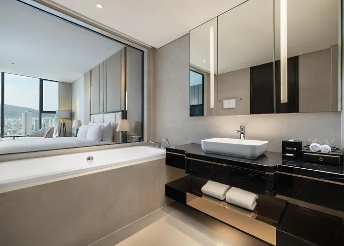 Radisson Blu Bay 5*