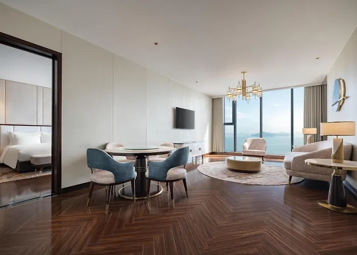 Radisson Blu Bay Khách sạn