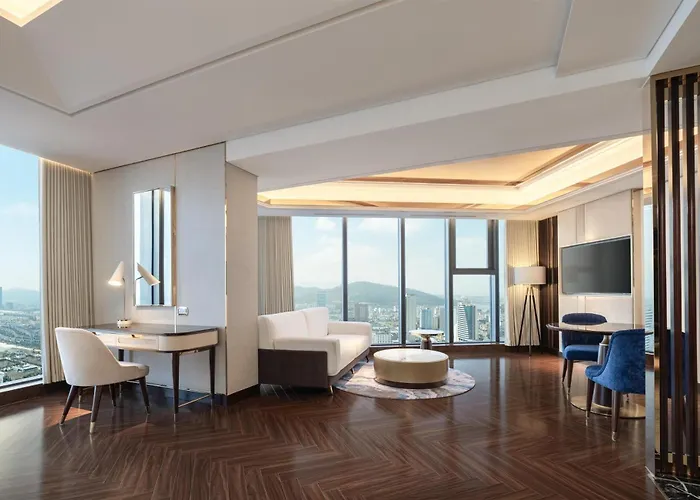 Khách sạn Radisson Blu Bay