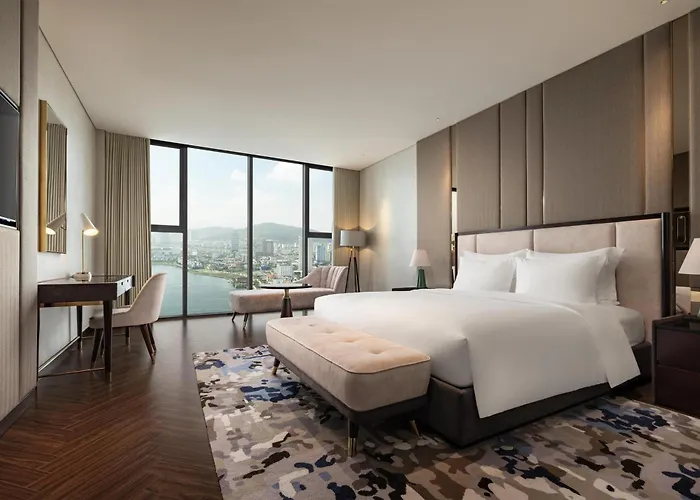 Radisson Blu Bay 5* Hạ Long