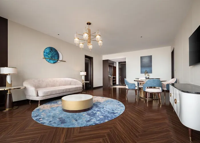 Radisson Blu Bay Khách sạn 5*