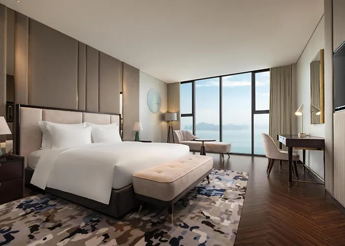 Radisson Blu Bay Khách sạn