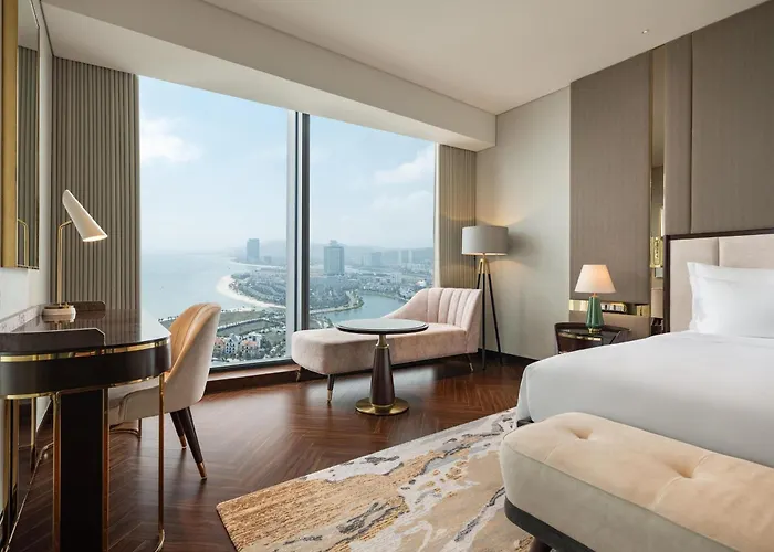 Khách sạn Radisson Blu Bay Hạ Long