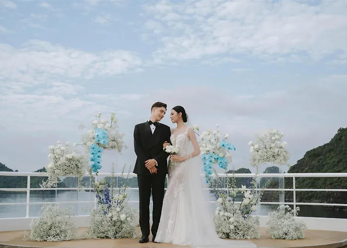 Radisson Blu Bay Khách sạn 5*