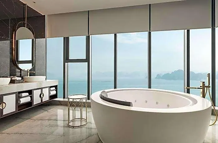 Radisson Blu Bay 5*