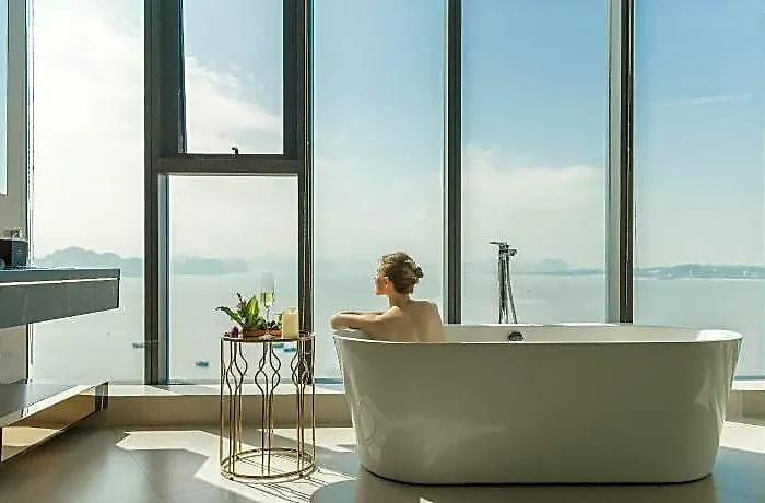 Khách sạn Radisson Blu Bay 5*
