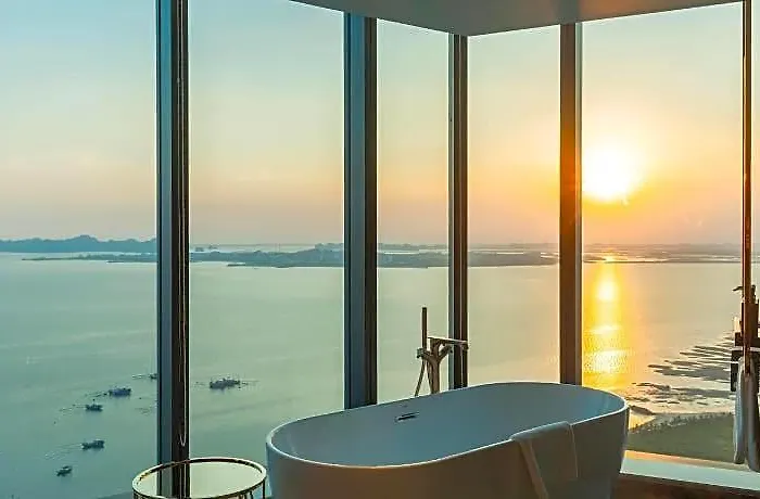 Khách sạn Radisson Blu Bay