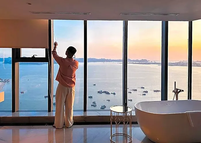 Radisson Blu Bay Khách sạn